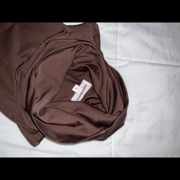 Dresses - Picture 4 of 4